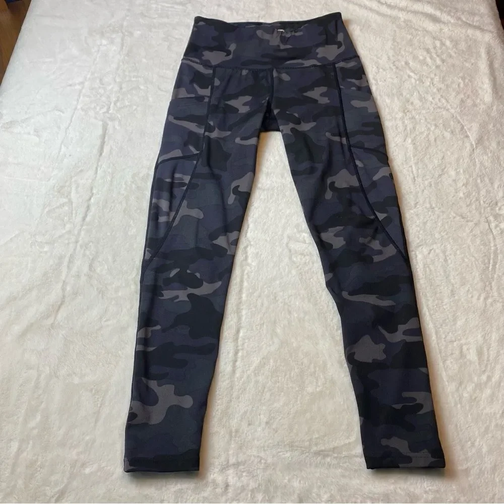 Better Sports Performance Blue Tone Camo Leggings Size Large
